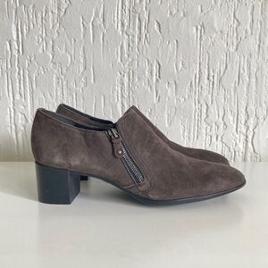 Munru Brown Suede Shoes Size 9.5